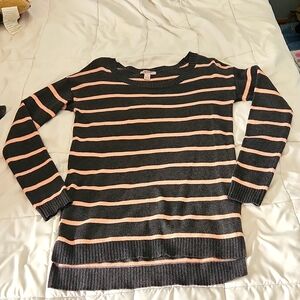 Juniors Arizona crew neck sweater, size med, gray and pink.